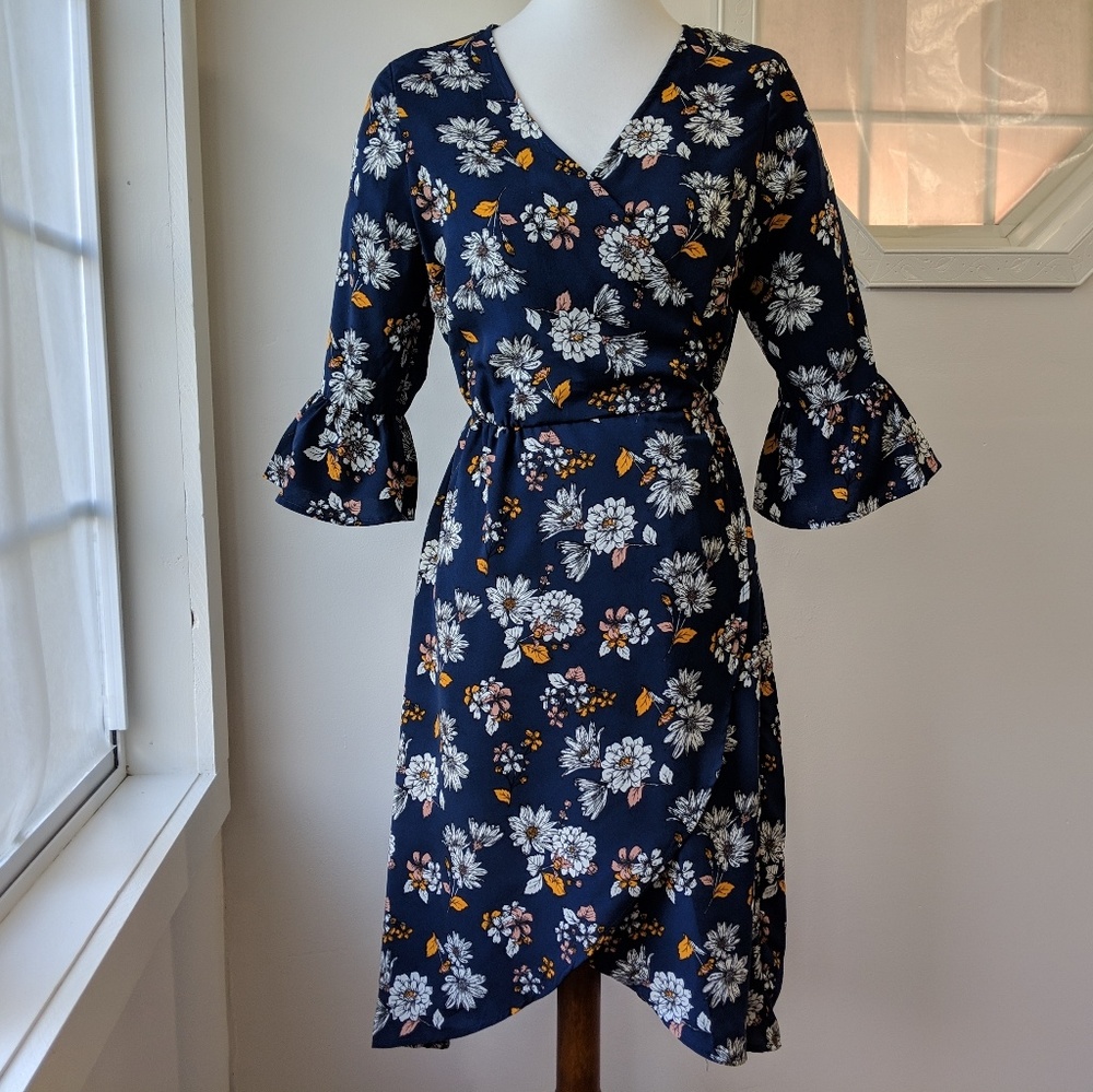 One Heart Clothing wrap dress L Floral